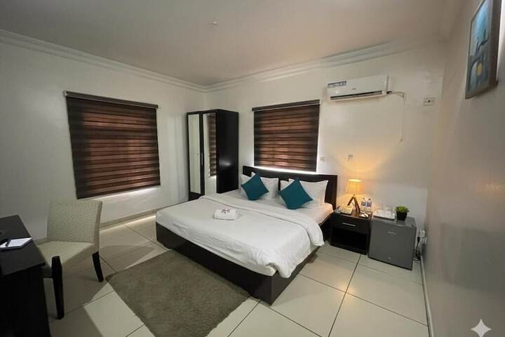 Room 2 of 18