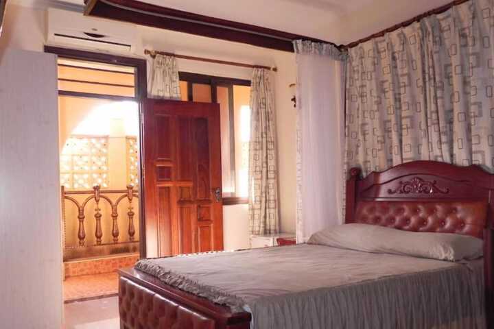 Room 16 of 35