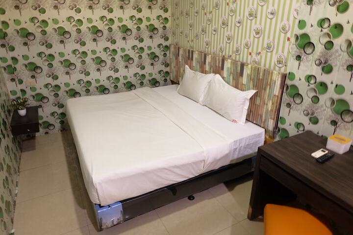 Room 6 of 22