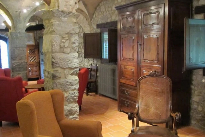 Room 10 of 20