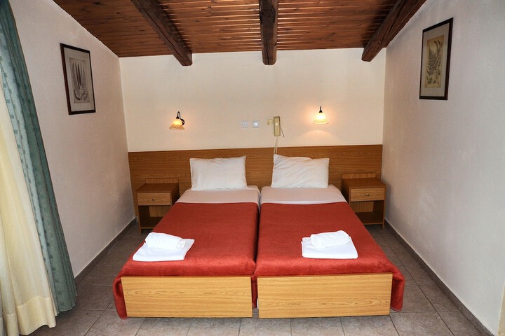 Room 19 of 82
