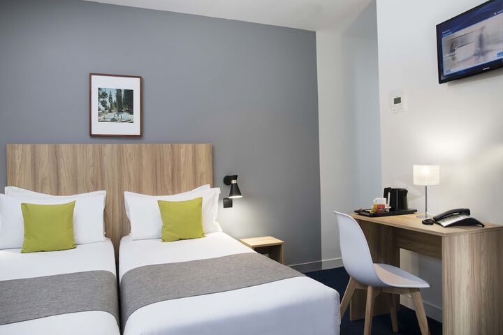 Room 6 of 22