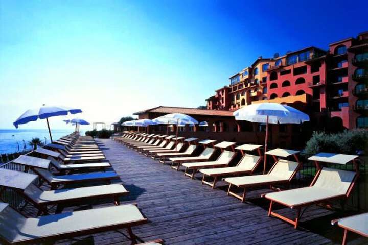Sundeck 57 of 67