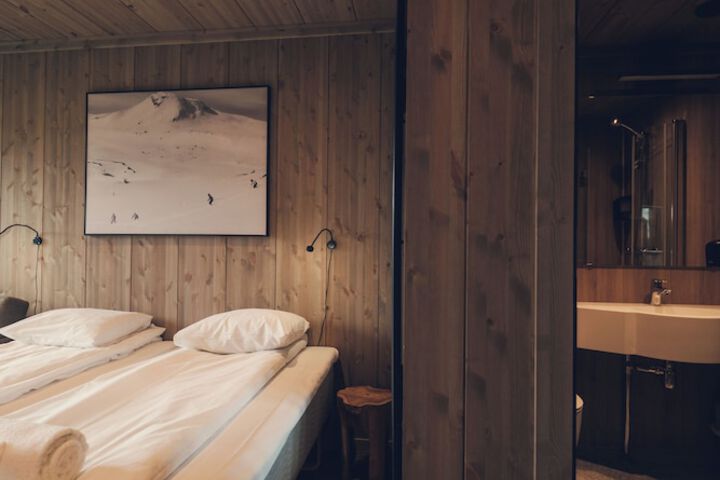 Room 42 of 114