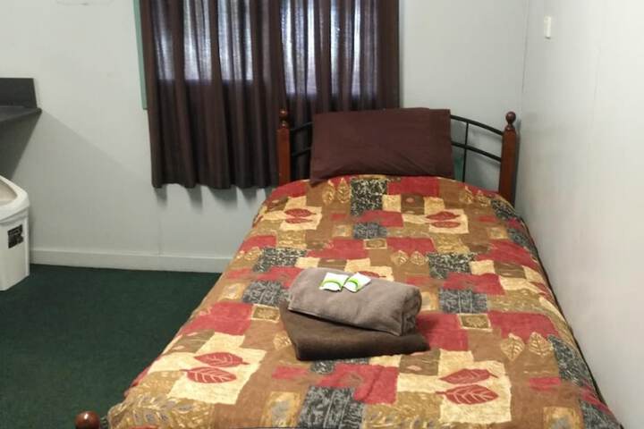 Room 10 of 27