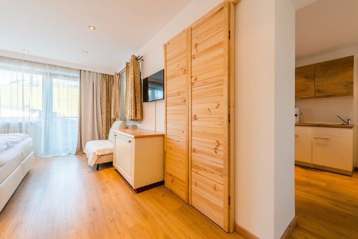 Room 5 of 30