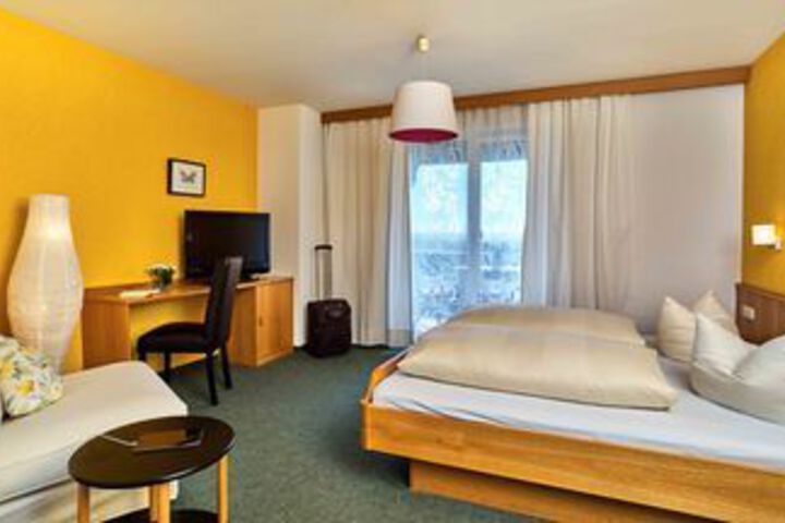 Room 12 of 22