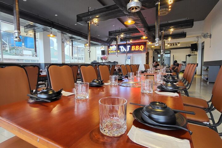 Dining 11 of 13