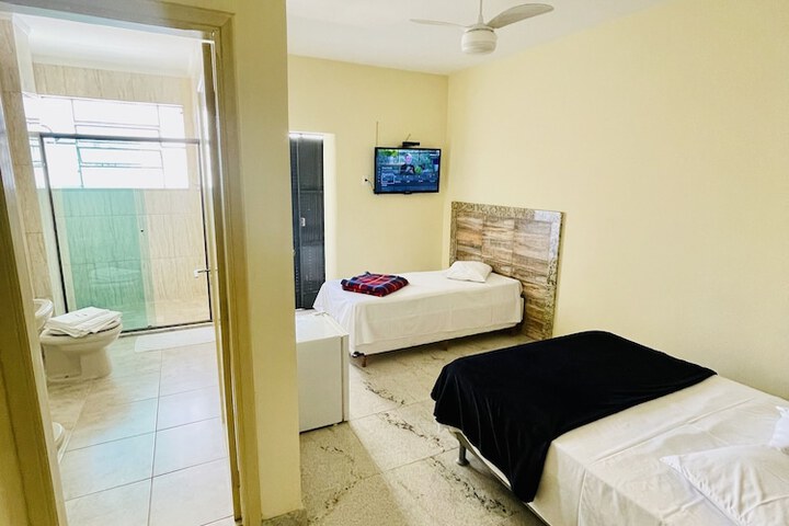 Room 11 of 98
