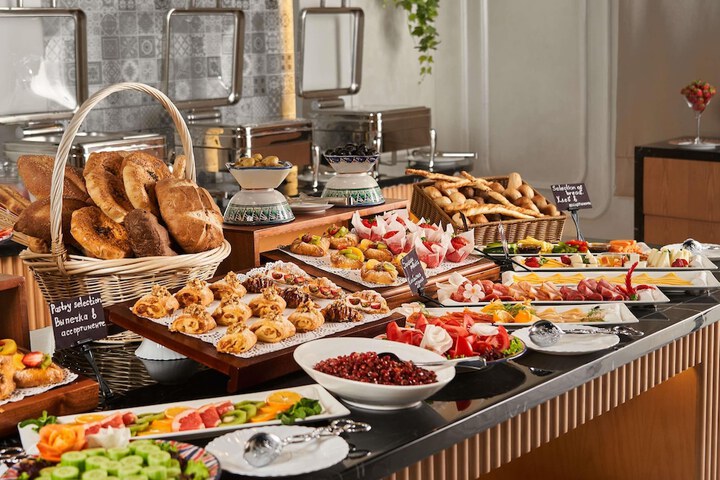 Breakfast/Coffee Service 68 of 98