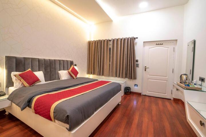 Hotel Ok by Sahastra Seasons