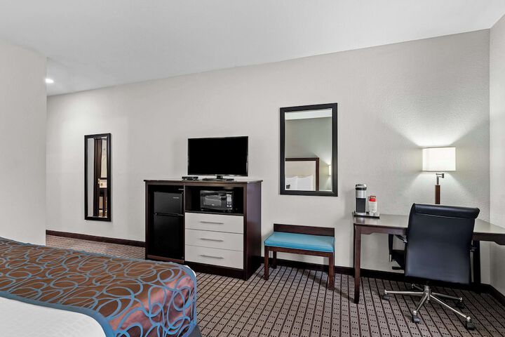 Room 12 of 25