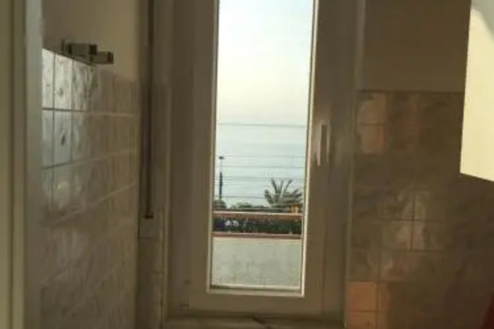 Room 8 of 15