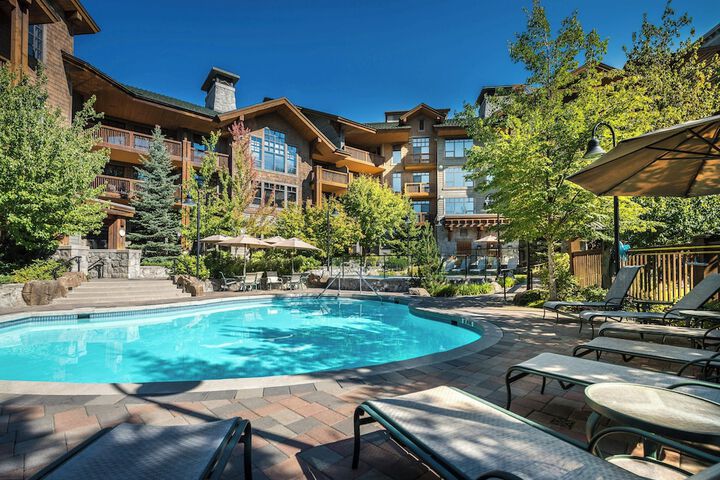Hotel with Pool