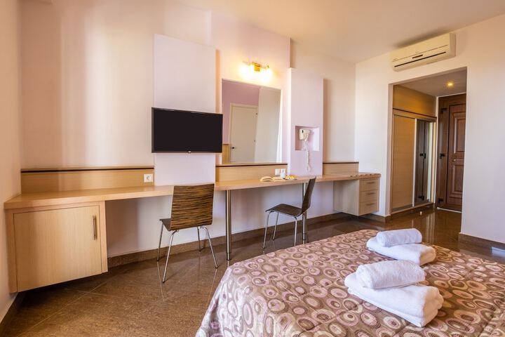 Room 16 of 74