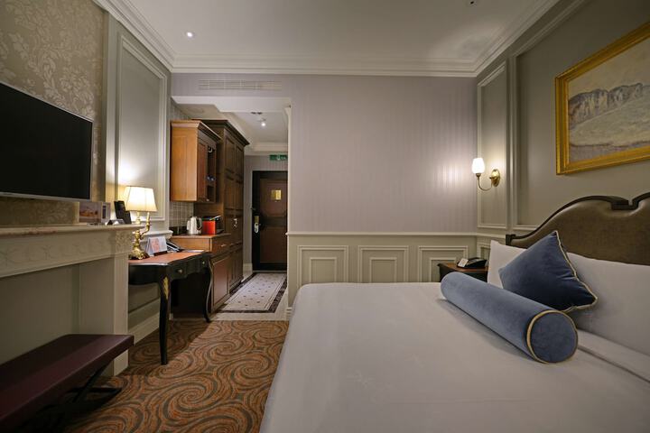 Room 37 of 95