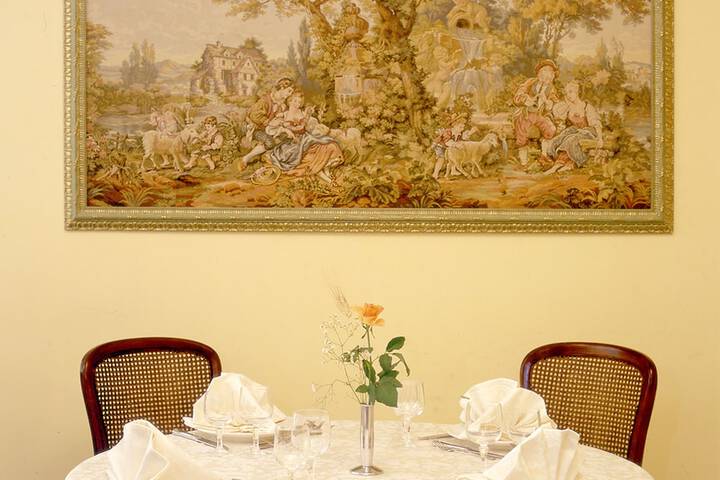 Dining 52 of 86