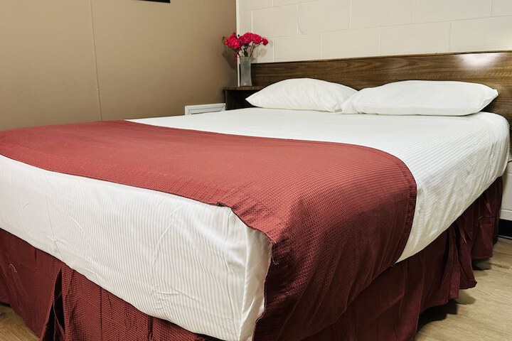 Room 93 of 132