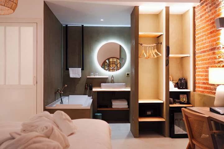 Room 63 of 78