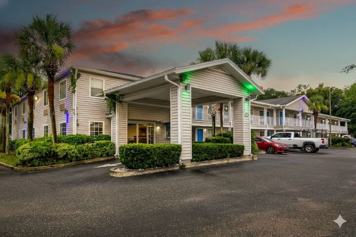 Hotel 18 of 23