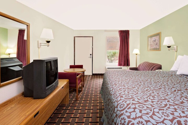 1 King Bed Mobility Accessible (15 of 16)