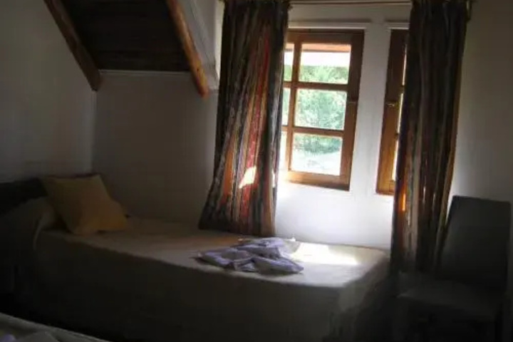 Room 2 of 9