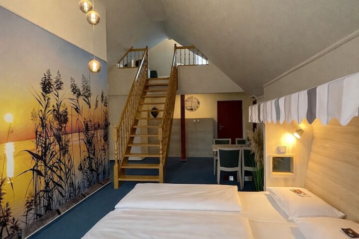 Room 11 of 36
