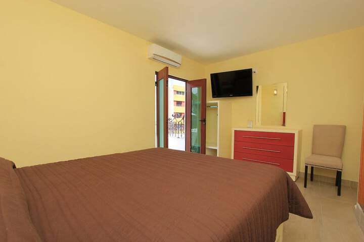 Room 14 of 32