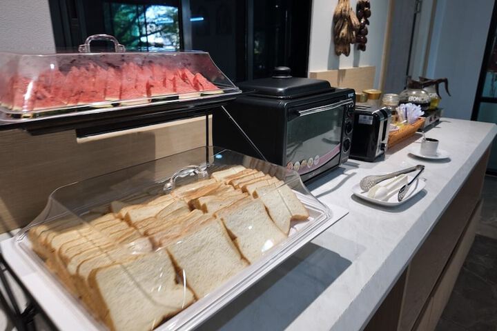Breakfast/Coffee Service 86 of 101