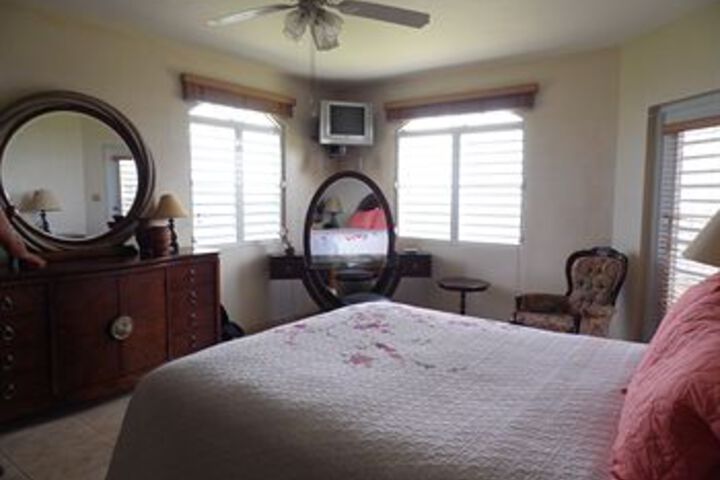 Room 7 of 28