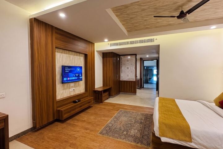 Room 30 of 73