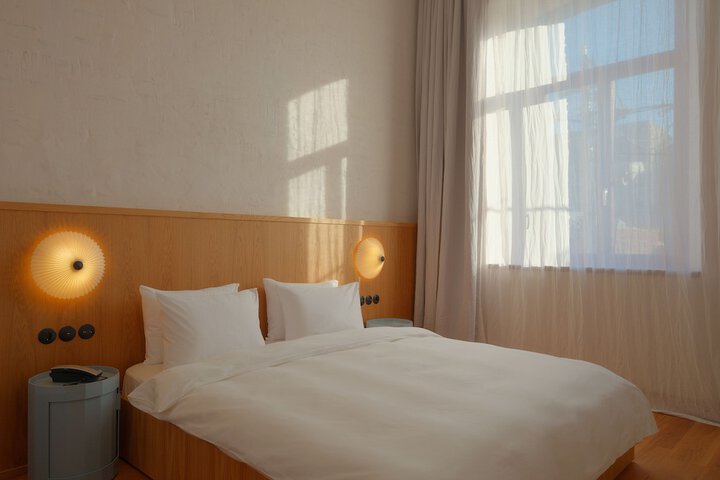 Room 9 of 70