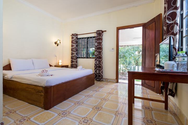 Room 5 of 44