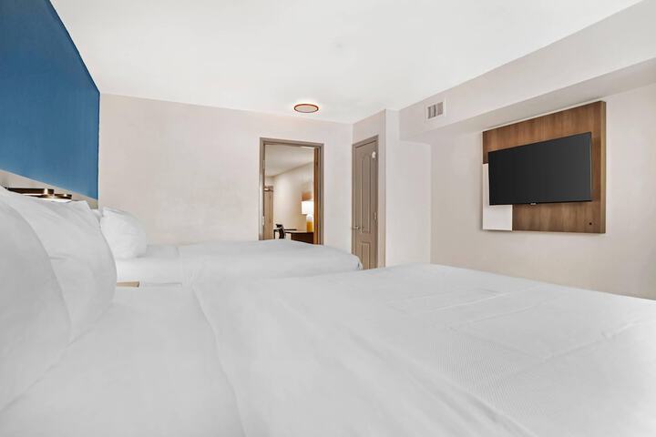 Room 41 of 74