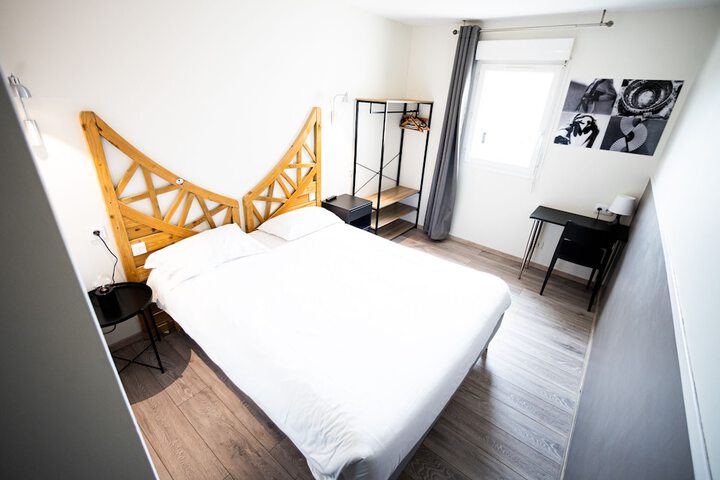 Room 6 of 48