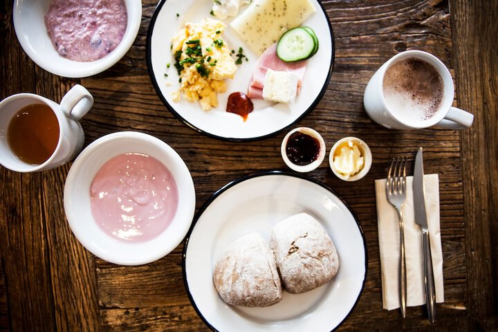 Breakfast/Coffee Service 84 of 118