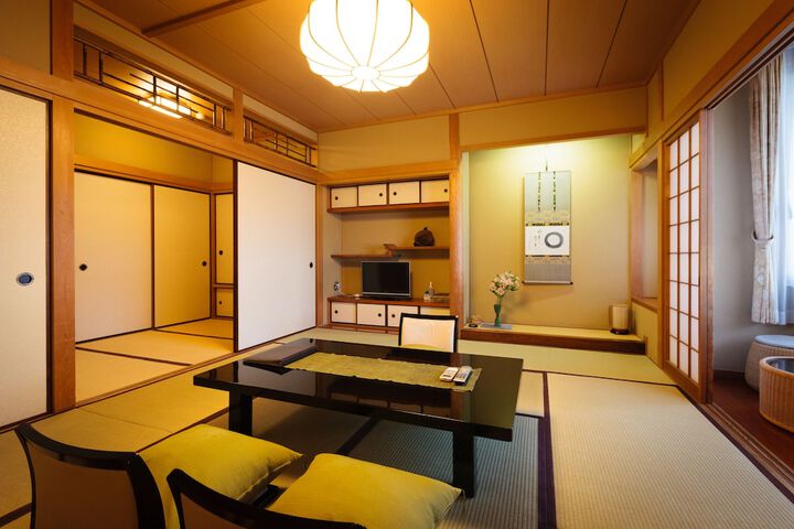 Room 5 of 44
