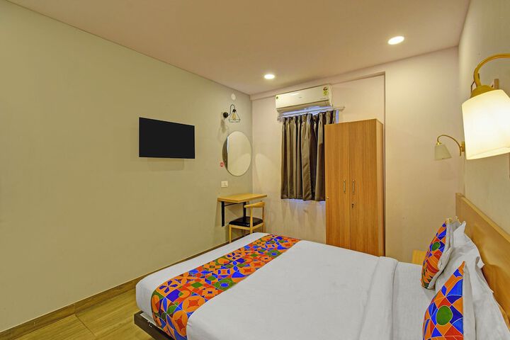 Room 15 of 27