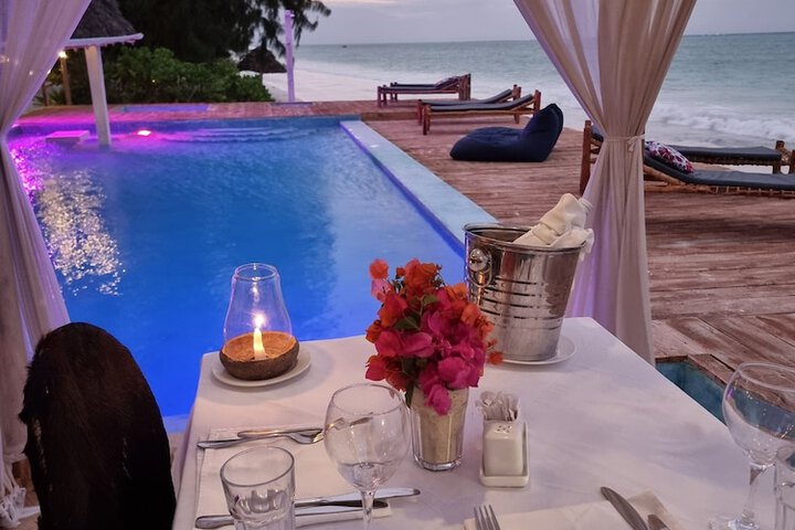 Dining 66 of 85