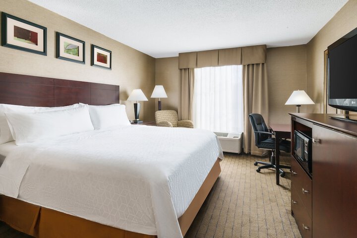 1 King Bed (14 of 18)