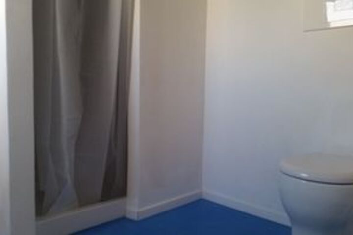 Room 2 of 33