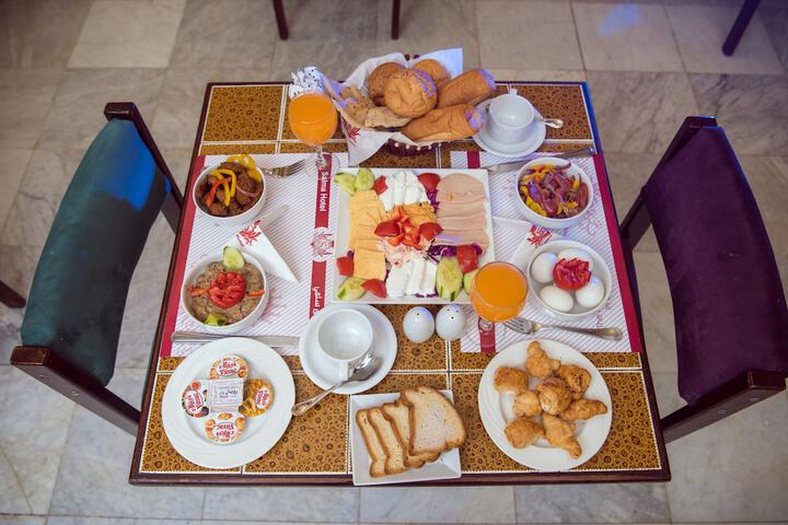 Breakfast/Coffee Service 62 of 78