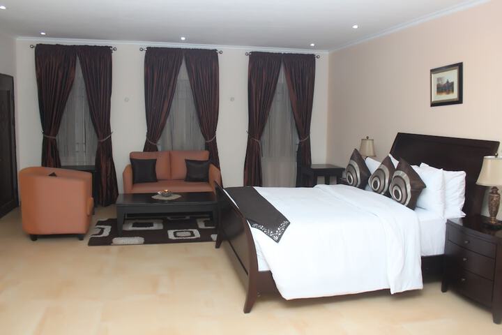 Room 4 of 23