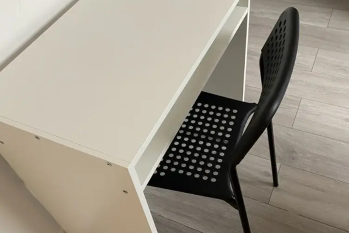 Room 8 of 9