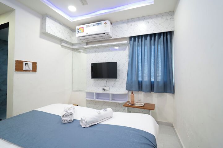 Room 6 of 16