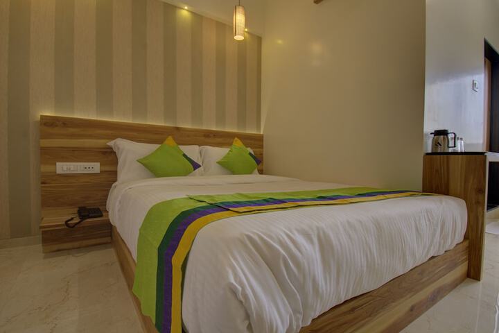 Room 8 of 34