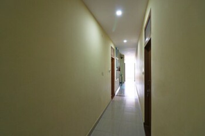 Ballroom/Hall 10 of 48