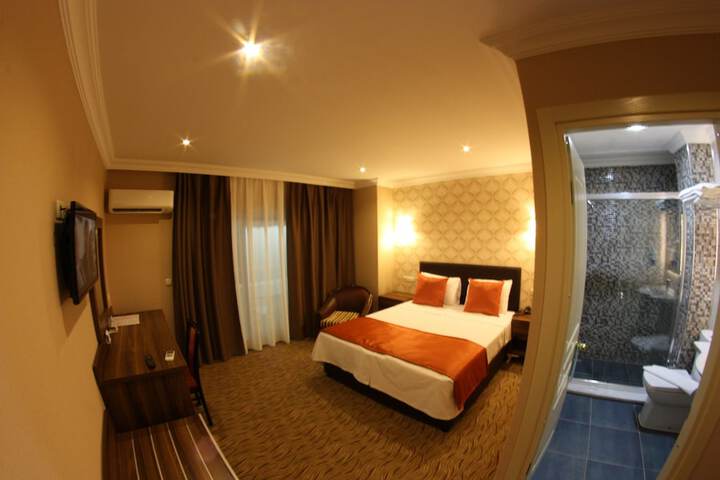 Room 7 of 111