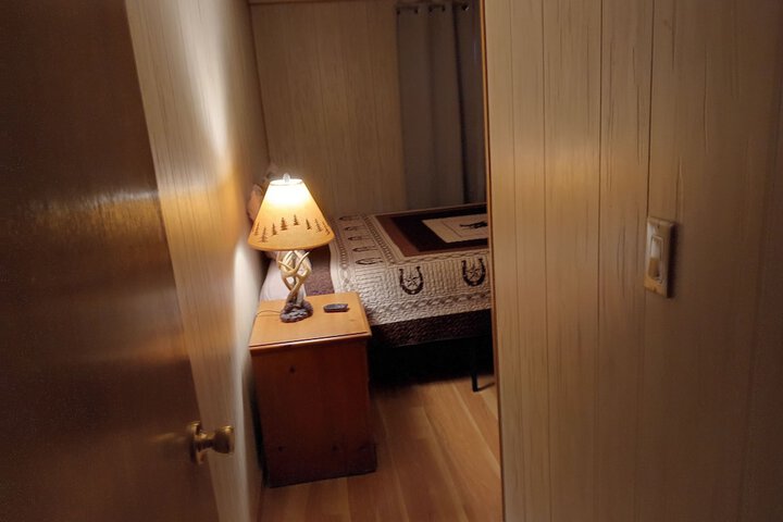 Room 4 of 40