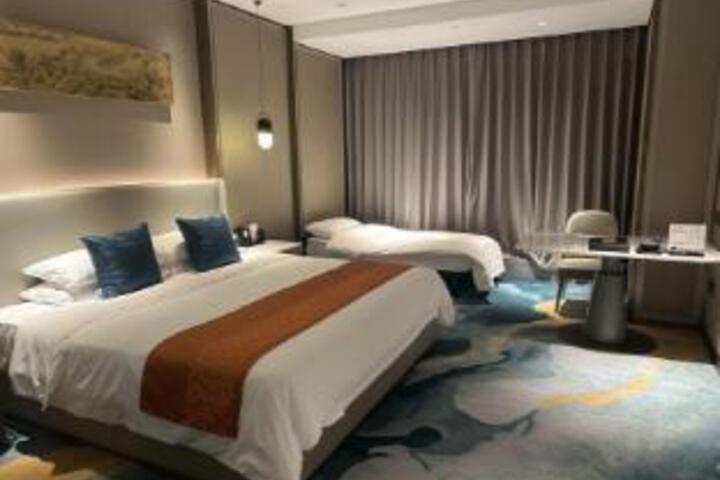 Room 12 of 14